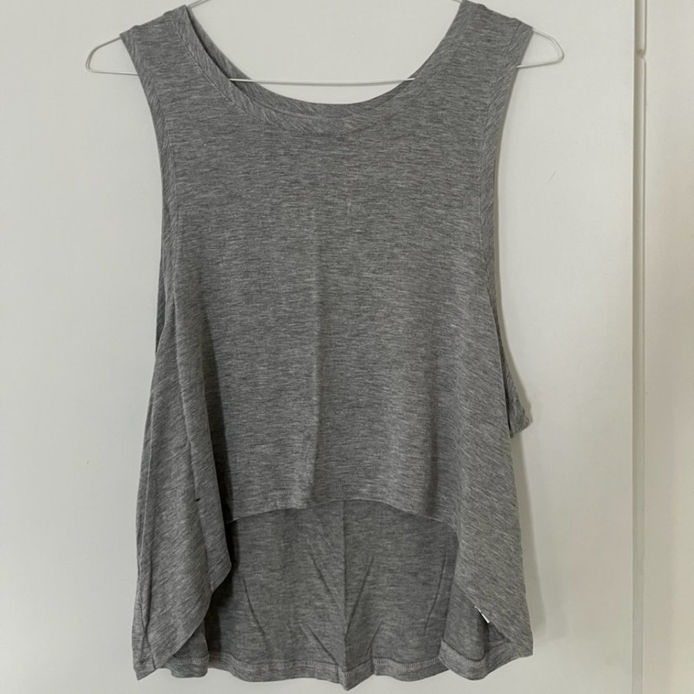 NWT Beyond Yoga Slinky Hi Low Muscle Tank - Heather Gray - M